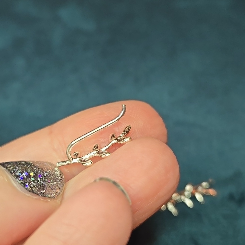Sterling Silver Climbing Leaf Earrings Brand New In Box - Picture 3 of 3